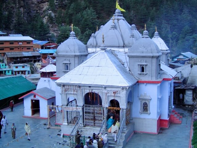 Dehradun to Char Dham Tempo Traveller