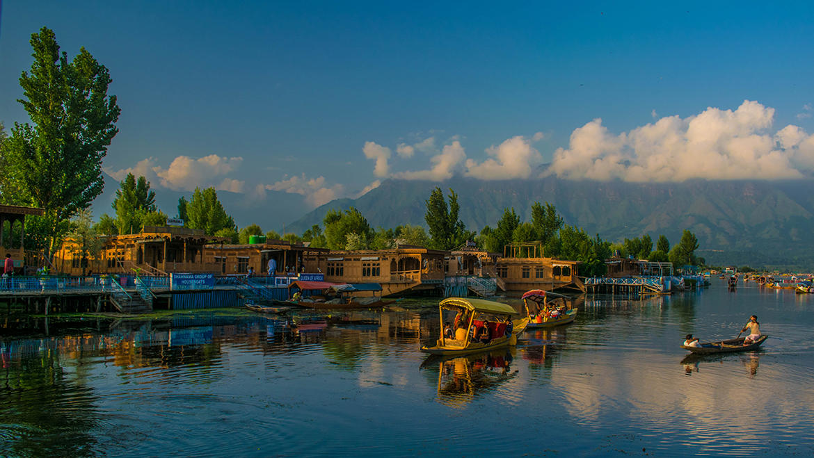 Dehradun to Srinagar Garhwal cab