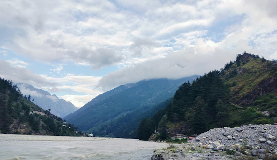 Dehradun to Uttarkashi cab