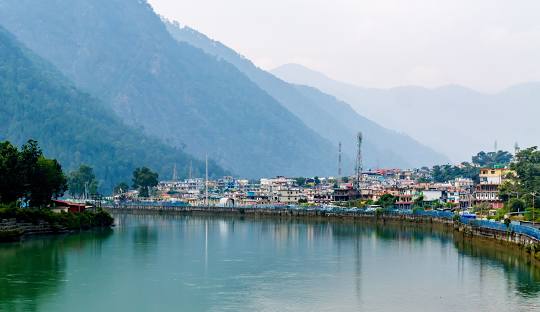 Dehradun to Uttarkashi cab